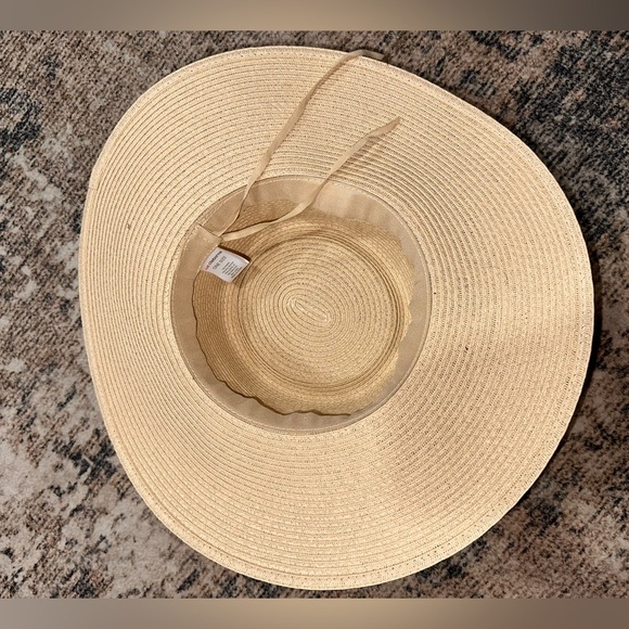 Liz Claiborne Straw Hat With Black Band OSFA - Picture 4 of 4